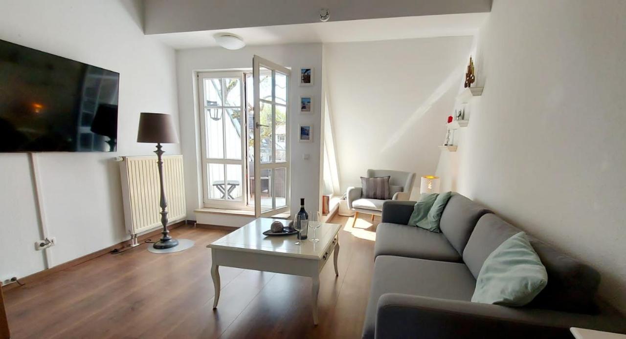 Hochwertige Ferienwohnung Direkt Am Wasser Mit Balkon Greifswald Bagian luar foto