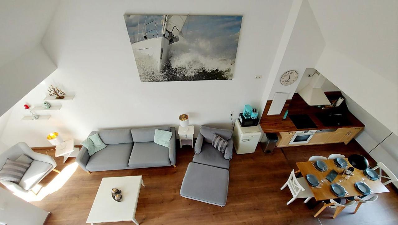 Hochwertige Ferienwohnung Direkt Am Wasser Mit Balkon Greifswald Bagian luar foto