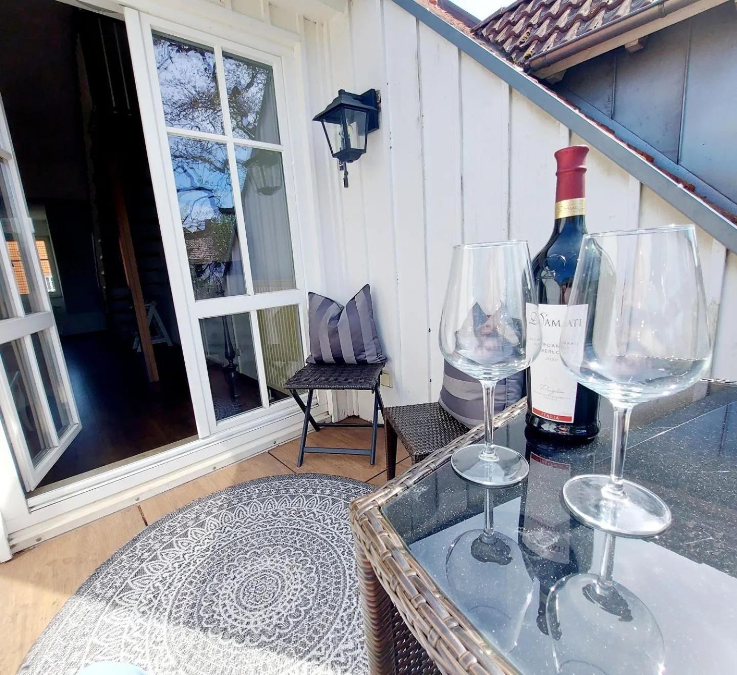 Hochwertige Ferienwohnung Direkt Am Wasser Mit Balkon Greifswald Bagian luar foto